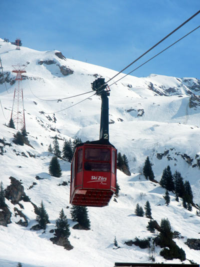 Lisa Receives Harold Hirsch Award Lisa Receives Harold Hirsch Award